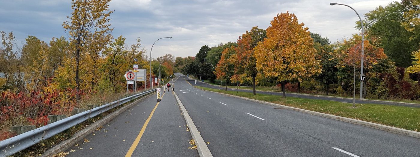 Bike path along boulevard Marie-Victorin in Boucherville, in autumn