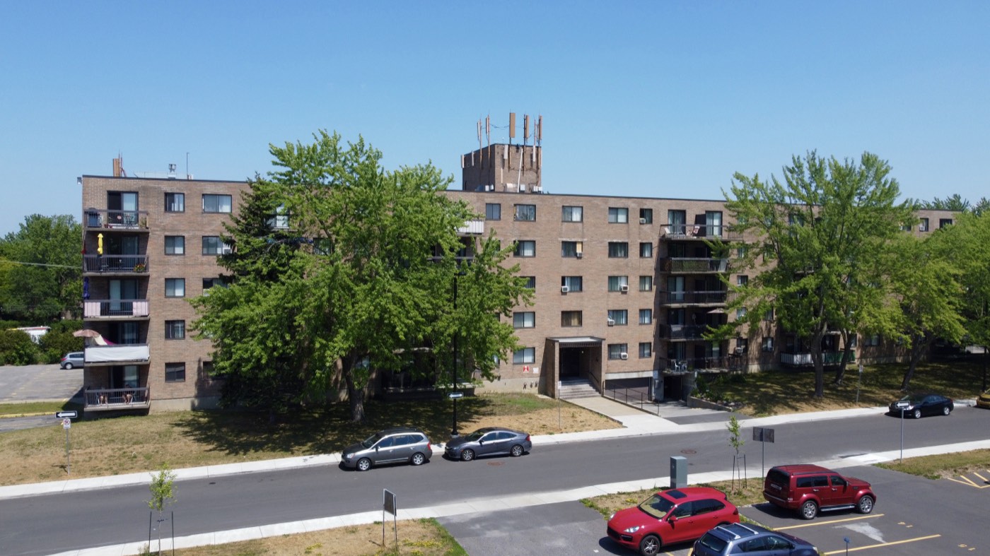 The facade of 453 rue Darontal, Boucherville
