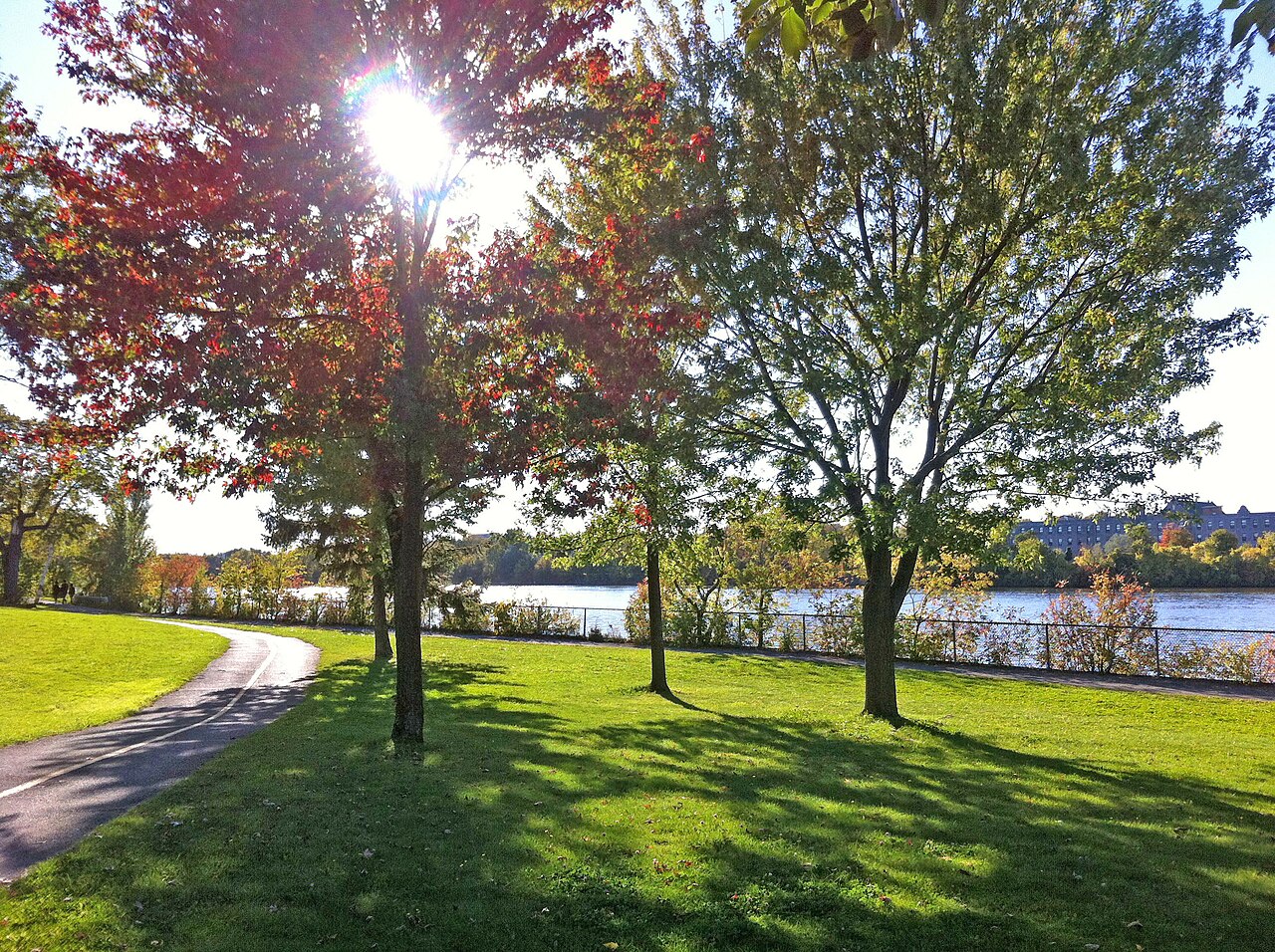 The Parcours Gouin bike path along the Rivière des Prairies, Ahuntsic-Cartierville