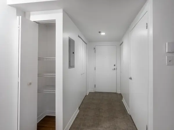 Entrance hall with storage