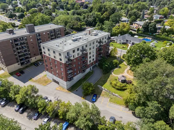 Aerial view of 1750 boul. Lévesque Est, Laval